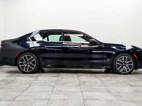 Used 2023 BMW 760i xDrive AWD/4WD image 10