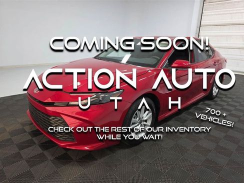 Used 2025 Toyota Camry LE AWD/4WD image 1