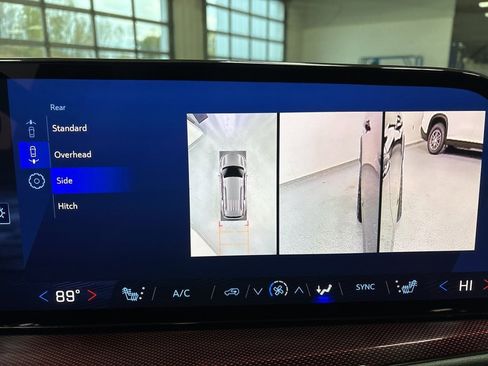 Used 2024 Chevrolet Traverse Z71 w/ Enhanced Driving Package image 21