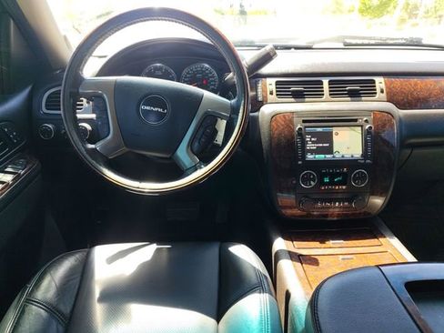 Used 2013 GMC Sierra 2500 Denali w/ Suspension Package, Off-Road AWD/4WD image 10