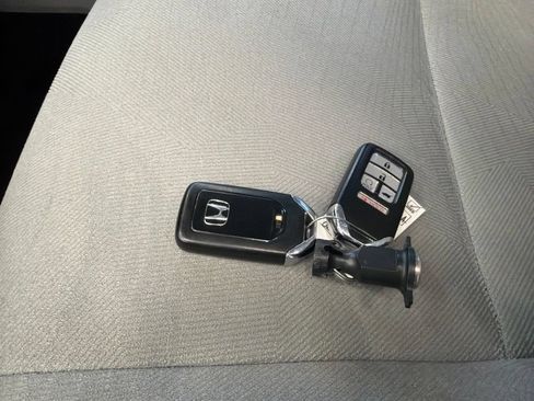 Used 2017 Honda Pilot EX image 31