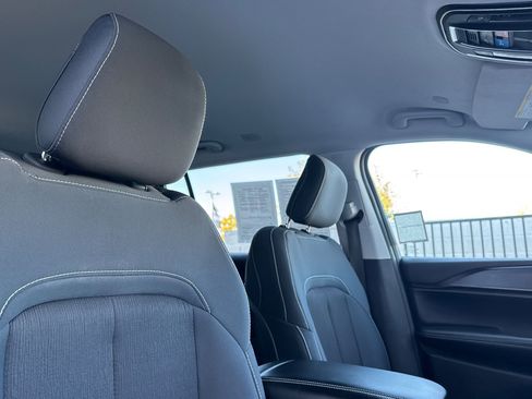 Used 2023 Jeep Grand Cherokee L Laredo image 20