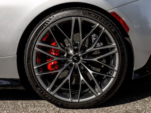 Used 2022 McLaren GT image 33