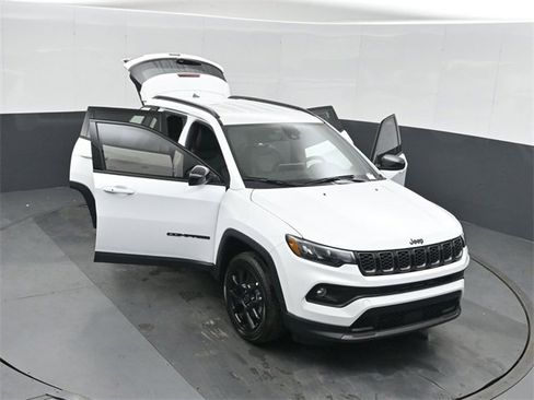 New 2026 Jeep Compass Latitude image 50