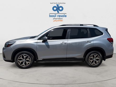 Used 2019 Subaru Forester Premium AWD/4WD image 3