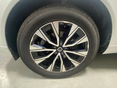 Used 2023 Volvo XC60 B5 Plus w/ Climate Package AWD/4WD image 5