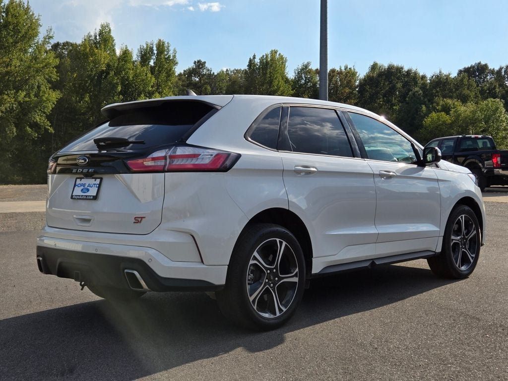 Used 2023 Ford Edge ST AWD/4WD image 5