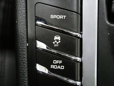 Used 2019 Porsche Macan image 20