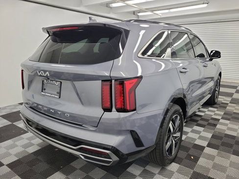 Certified 2022 Kia Sorento S FWD image 6