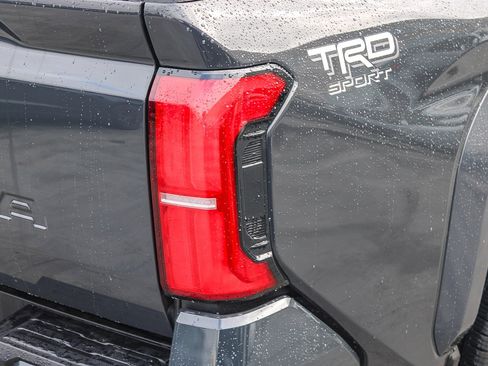 Used 2024 Toyota Tacoma TRD Sport image 10