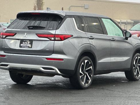 Used 2024 Mitsubishi Outlander SE image 4