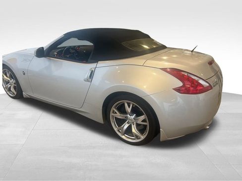 Used 2012 Nissan 370Z Touring w/ Sport Pkg image 8