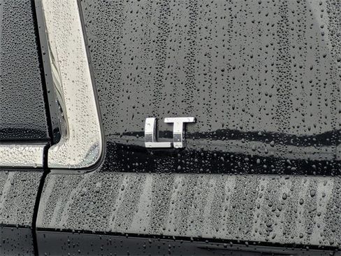 Used 2018 Chevrolet Tahoe LT w/ Luxury Package image 6