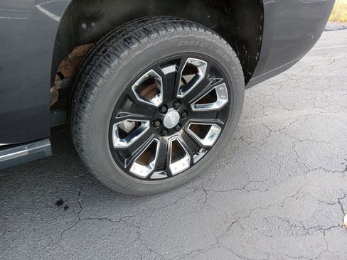 Used 2019 Cadillac Escalade Platinum image 6