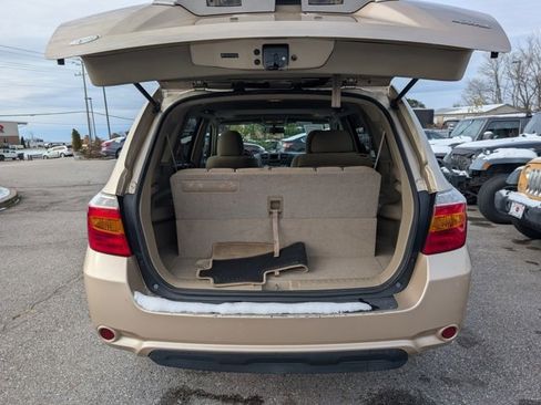 Used 2010 Toyota Highlander 4WD image 19
