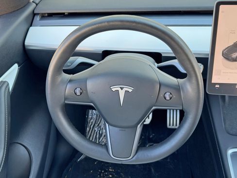 Used 2022 Tesla Model Y Performance AWD/4WD image 18
