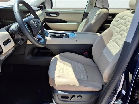 New 2025 Nissan Armada Platinum image 11