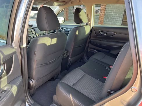 Used 2018 Nissan Rogue S image 25