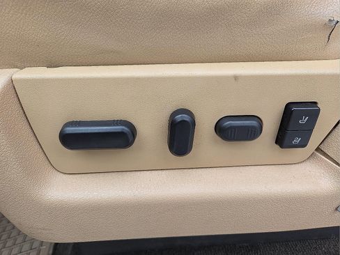 Used 2012 Ford F150 Lariat w/ Lariat Chrome Pkg image 15