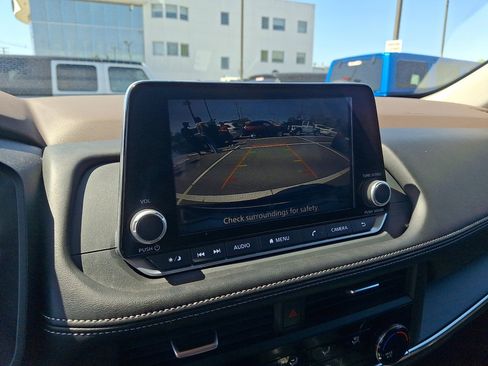 Used 2023 Nissan Rogue S AWD/4WD image 27