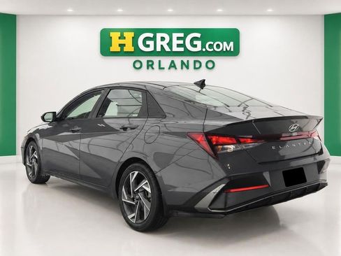 Used 2025 Hyundai Elantra Sport FWD image 2