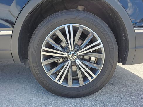 Used 2024 Volkswagen Tiguan SE image 16