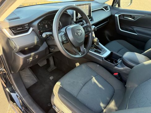 Used 2025 Toyota RAV4 XLE FWD image 14