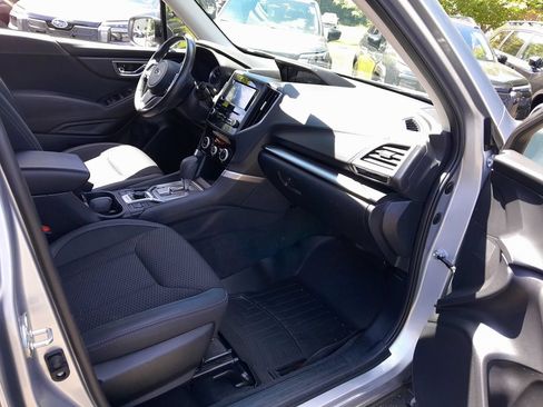 Used 2023 Subaru Forester Premium AWD/4WD image 37