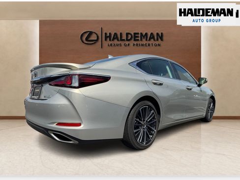 Used 2024 Lexus ES 350 w/ Premium Package FWD image 4
