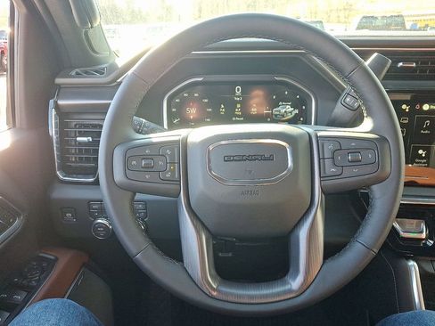 New 2026 GMC Sierra 2500 Denali Ultimate AWD/4WD image 9