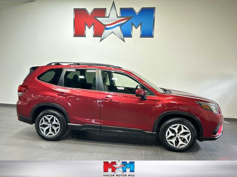 Used 2024 Subaru Forester Premium AWD/4WD image 1