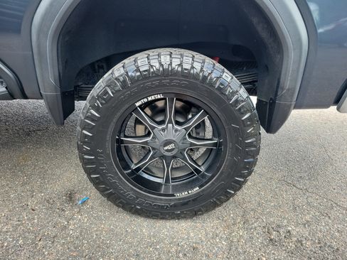 Used 2020 GMC Sierra 2500 SLT w/ SLT Premium Plus Package AWD/4WD image 5