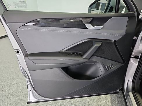 New 2026 Volkswagen Tiguan SE FWD image 16