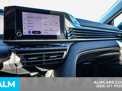 Used 2025 Toyota Camry LE image 36