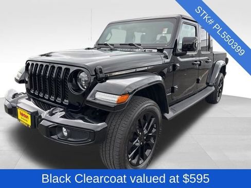 Used 2023 Jeep Gladiator Overland image 3