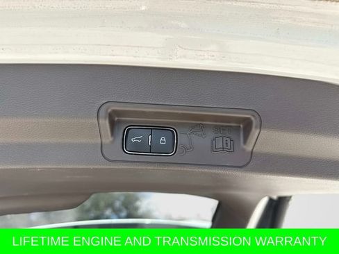 Used 2022 Ford Explorer Platinum w/ Equipment Group 601A AWD/4WD image 13
