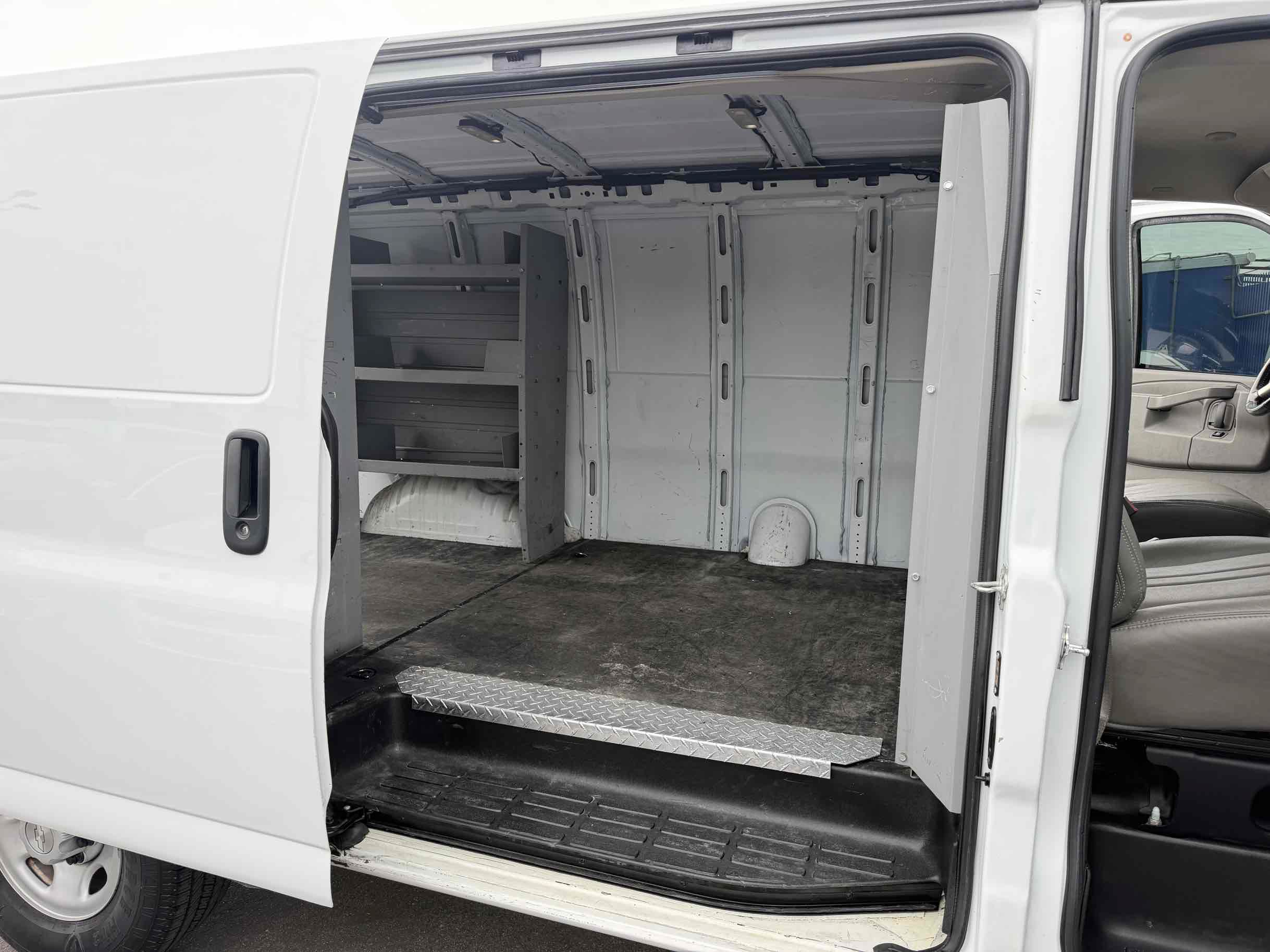 Used 2019 Chevrolet Express 3500 w/ Driver Convenience Package RWD image 9