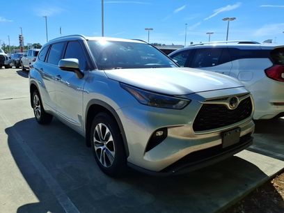 Used 2023 Toyota Highlander XLE