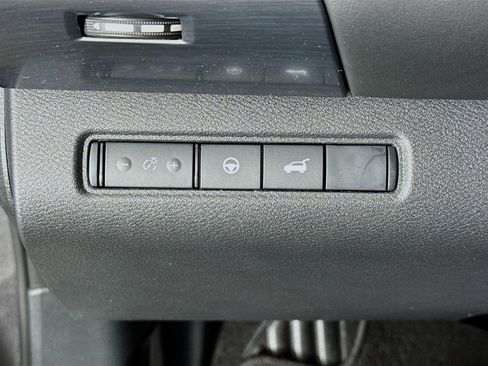 New 2026 Nissan Pathfinder SL image 10