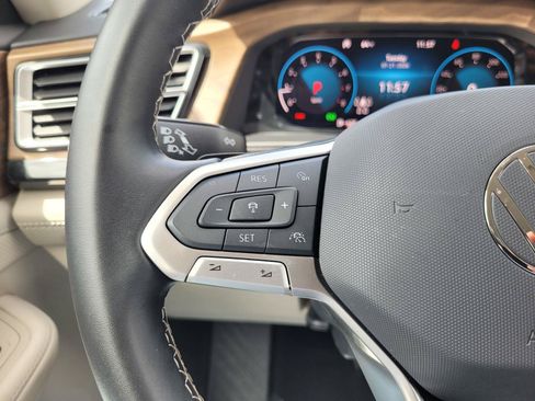 Certified 2025 Volkswagen Atlas SE AWD/4WD image 33