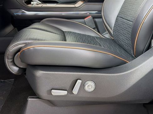 New 2026 Lincoln Navigator Black Label AWD/4WD image 21