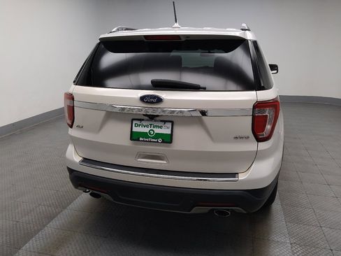 Used 2018 Ford Explorer XLT w/ Equipment Group 202A AWD/4WD image 7
