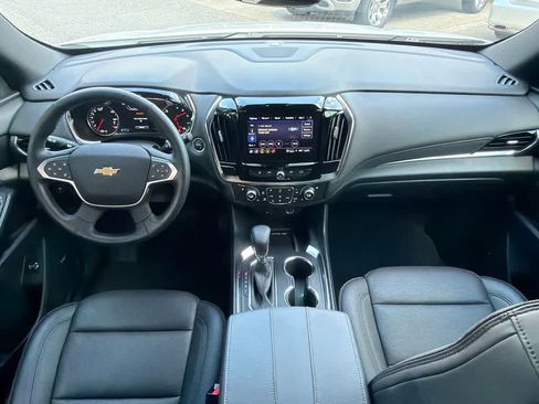 Used 2024 Chevrolet Traverse High Country FWD image 19
