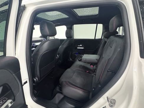 Used 2022 Mercedes-Benz GLB 250 4MATIC image 19