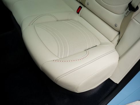 Used 2023 Aston Martin DBX image 65