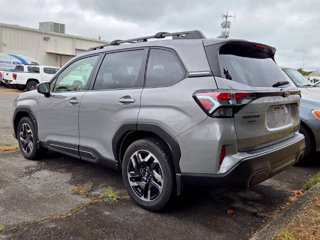 Used 2025 Subaru Forester Limited AWD/4WD image 6