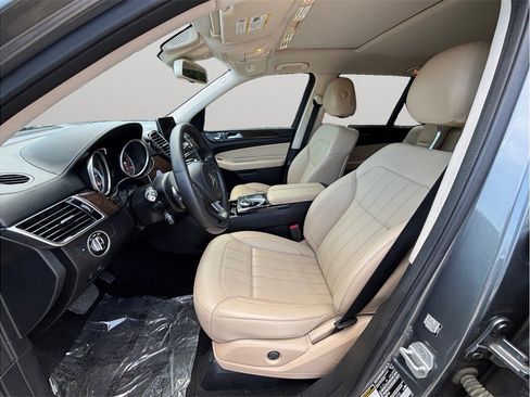 Used 2017 Mercedes-Benz GLS 450 4MATIC image 2