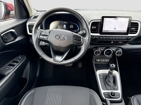 Used 2025 Hyundai Venue Limited image 24