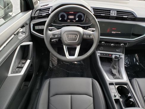New 2025 Audi Q3 2.0T Premium image 10