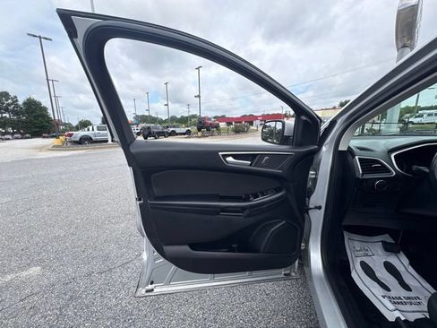 Used 2016 Ford Edge SEL FWD image 10